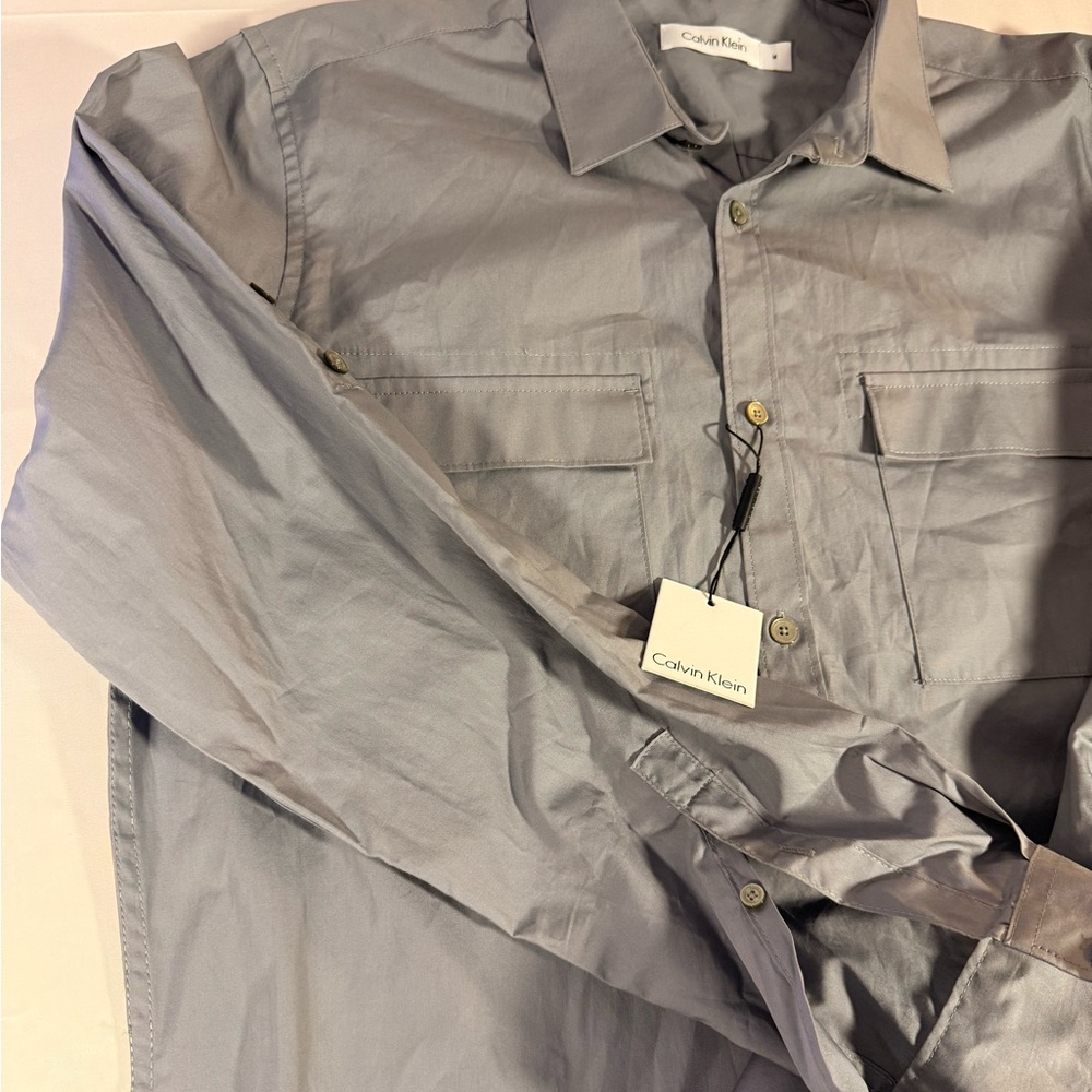 NWT Calvin Klein Men's Light Gray Button Front Shirt with Chest Pockets